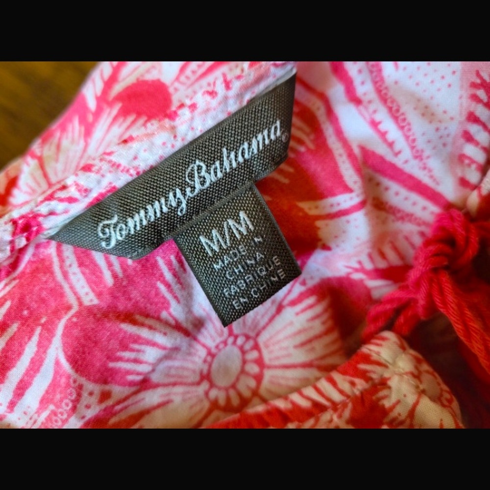 Tommy Bahama sz Med Bright Pink & Taupe Top - Picture 3 of 4